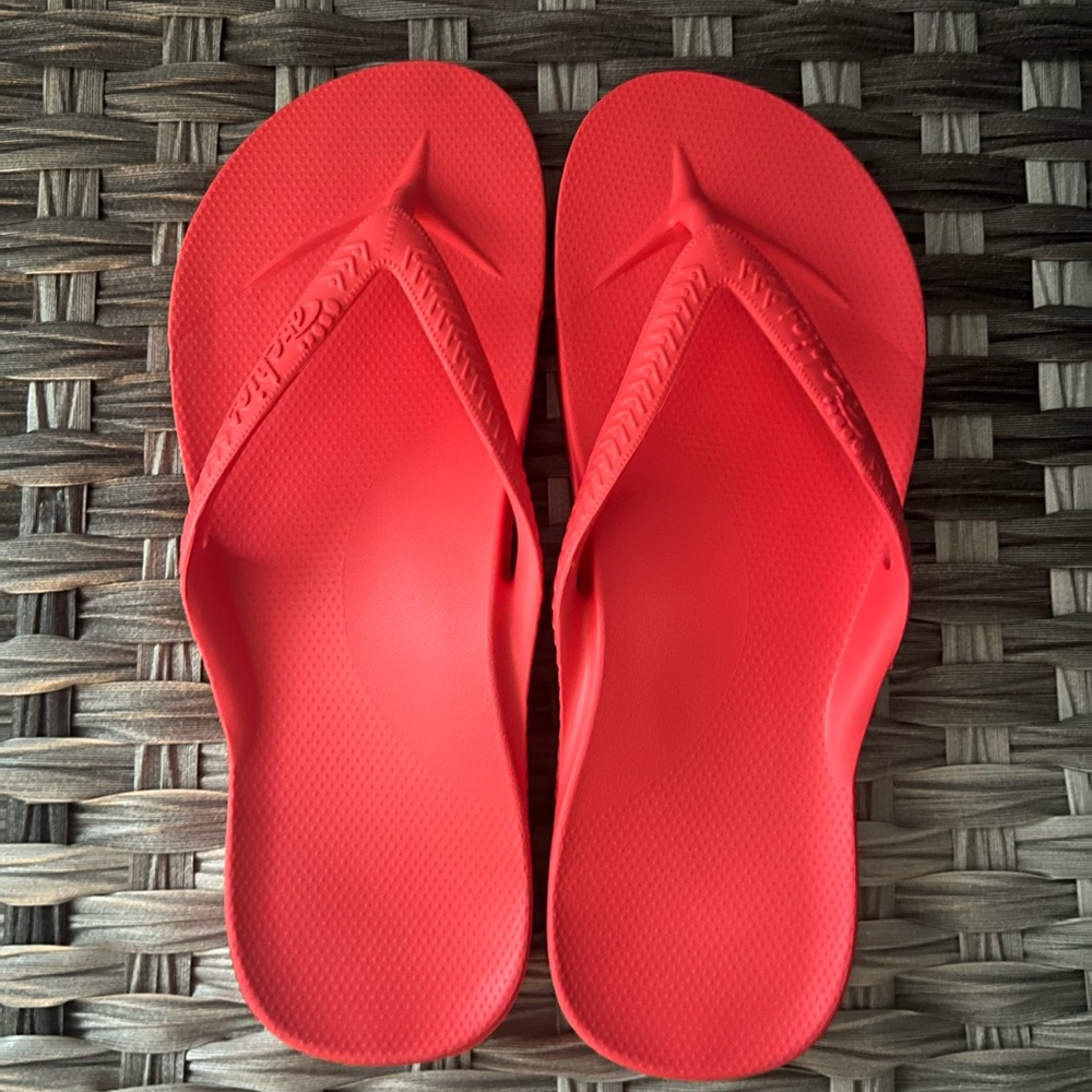 Arch support flip flops